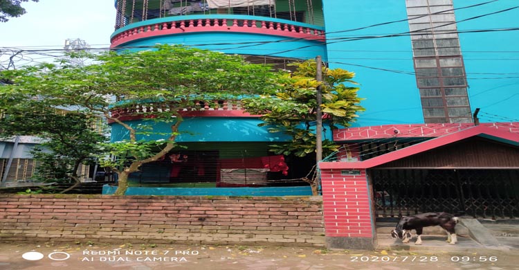 চৌগাছায় লকডাউন ভেঙে দেদারসে শহরময় ঘুরে বেড়াচ্ছে ব্যাংক কর্মকর্তা
