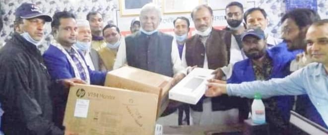 বানারীপাড়া প্রেসক্লাবে কম্পিউটার  প্রদানকালে সাংবাদিকরা সমাজ রাষ্ট্র ও জাতির দর্পন..এমপি শাহে আলম
