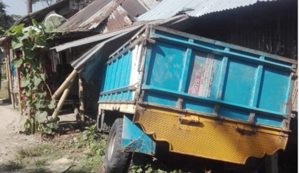 বরিশাল-বানারীপাড়া সড়কে  ট্রাক চাপায় বৃদ্ধার মর্মান্তিক মৃত্যু