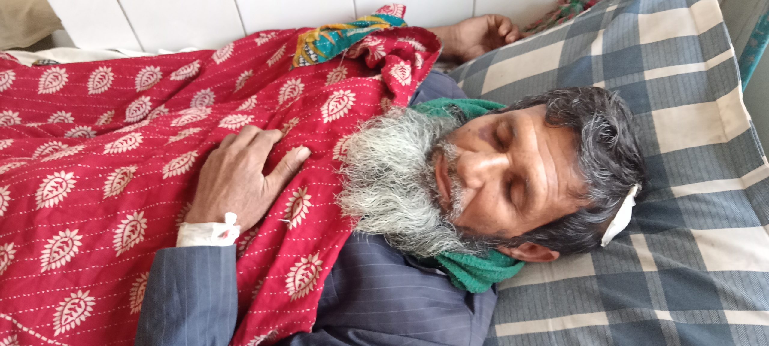 বানারীপাড়ায়  গ্রাম পুলিশের নেতৃত্বে  বৃদ্ধ-বৃদ্ধাকে পিটিয়ে জখম করার অভিযোগ