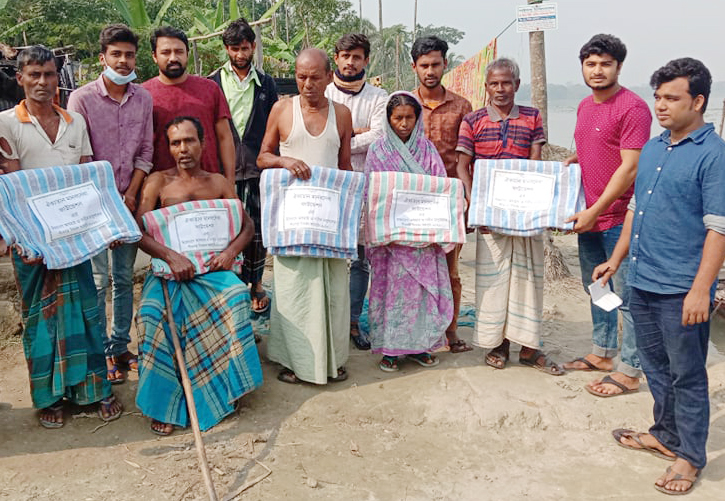 বানারীপাড়ায় শীতার্তদের পাশে ঐক্যতান মানব সেবা ফাউন্ডেশন