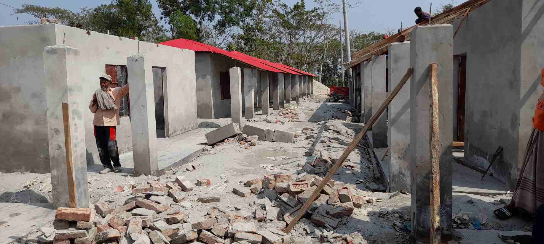 বানারীপাড়ায় প্রধানমন্ত্রীর আশ্রয়ণ প্রকল্পের ঘর কর্মকর্তাদের পকেট ভার !