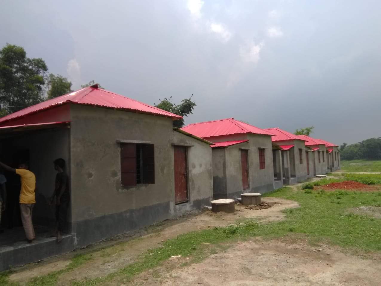 নান্দাইলে আশ্রয়ন প্রকল্পের কাজ পরিদর্শনে অতিরিক্ত জেলা প্রশাসক  