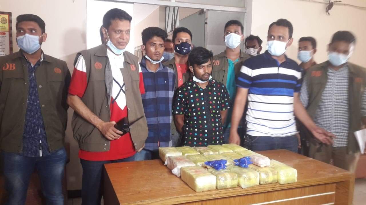 কক্সবাজারে সাড়ে ৪ কোটি টাকার ইয়াবাসহ গ্রেফতার ২