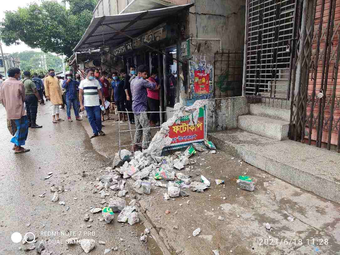 চৌগাছায় ভ্রাম্যমান আদালতে জরিমানা, নতুন করে করোনা সনাক্ত ৮ জনের, উপসর্গে মৃত্যু ১