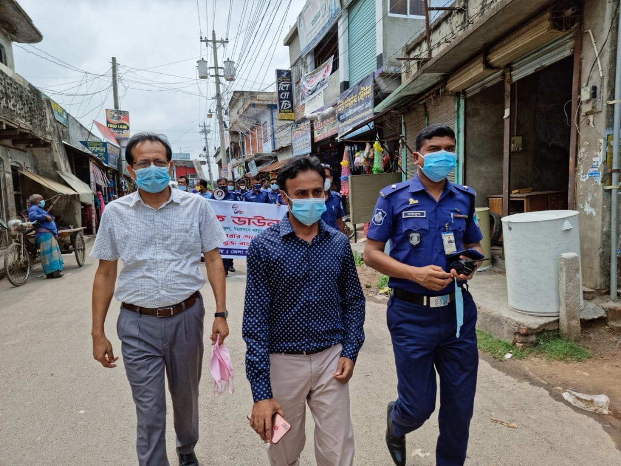 চৌগাছা থানার উদ্যোগে তৃতীয় দিনে মাস্ক বিতাণ ও করোনা কালে সচেতন মুলক র‍্যালী