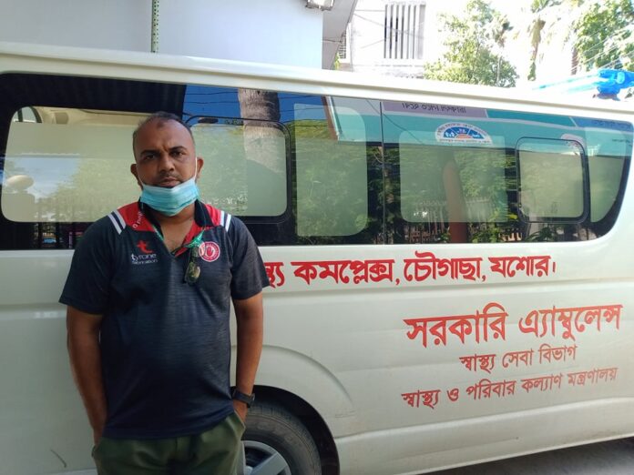 করোনাযোদ্ধা হিসাবে সম্মাননা-২০২১ পেলেন মুক্তিযোদ্ধা সন্তান চৌগাছার এ্যাম্বুলেন্স চালক আলম