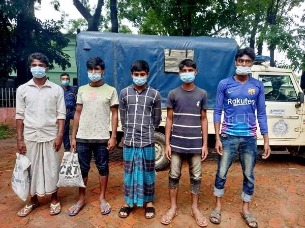 রামুতে কাজের সন্ধানে এসে ৫ রোহিঙ্গা আটক