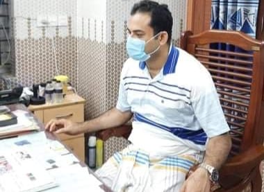 অসুস্থ ওসি’র লুঙ্গি পড়ে অফিস!