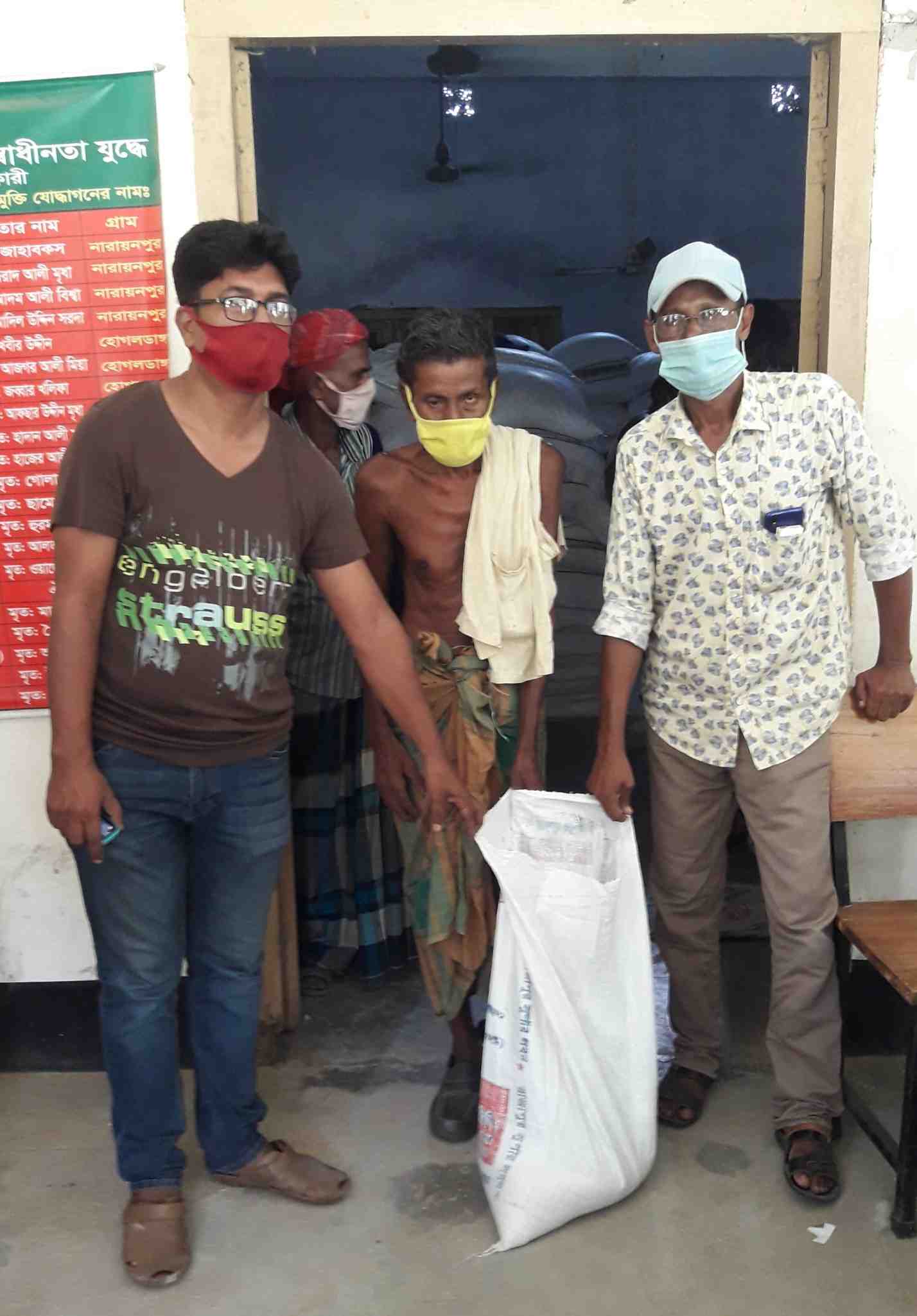 চৌগাছায় নারায়নপুর ইউনিয়নে ভিজিএফ এর চাল পেলেন ৫হাজ